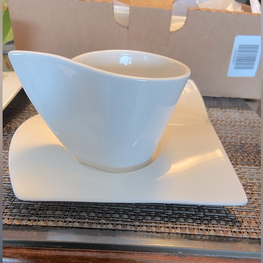 Villeroy&Boch 6 set. . 6 cups & 6 plates. Never used.🔥🔥🔥